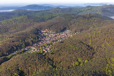 Vue oblique de Dörrenbach dans le département Rhénanie-Palatinat, Allemagne