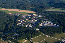 Vue aérienne de Zone d'entraînement militaire abandonnée, désormais piste d'essai Daimler à Immendingen dans le département Bade-Wurtemberg, Allemagne