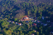 Vue aérienne de Villa dans la Slevogtstrasse à Leinsweiler dans le département Rhénanie-Palatinat, Allemagne