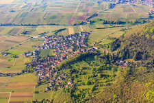 Vue aérienne de Du nord à Gleisweiler dans le département Rhénanie-Palatinat, Allemagne