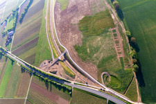 Vue aérienne de Contourner le chantier à Impflingen dans le département Rhénanie-Palatinat, Allemagne