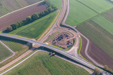 Vue aérienne de Contourner le chantier à Impflingen dans le département Rhénanie-Palatinat, Allemagne