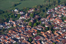 Vue aérienne de Église protestante à Rohrbach dans le département Rhénanie-Palatinat, Allemagne