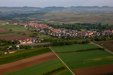 Vue aérienne de Winden dans le département Rhénanie-Palatinat, Allemagne