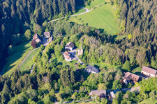 Vue aérienne de Ruines du château Sterneck à le quartier Sterneck in Loßburg dans le département Bade-Wurtemberg, Allemagne