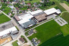 Vue aérienne de Technologie d'emballage Saier à Alpirsbach dans le département Bade-Wurtemberg, Allemagne