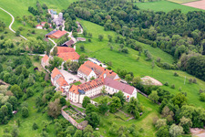 Vue aérienne de Complexe immobilier du monastère de Kirchberg à le quartier Renfrizhausen in Sulz am Neckar dans le département Bade-Wurtemberg, Allemagne