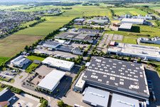 Vue aérienne de Zone industrielle et implantation d'entreprises sur l'A81 à Empfingen dans le département Bade-Wurtemberg, Allemagne