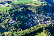 Vue aérienne de Château de Hohenmühringen à le quartier Mühringen in Horb am Neckar dans le département Bade-Wurtemberg, Allemagne