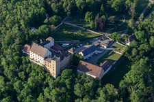 Vue aérienne de Hôtel Schloss Weitenburg à le quartier Börstingen in Starzach dans le département Bade-Wurtemberg, Allemagne