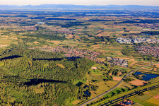 Vue aérienne de De l'est à le quartier Zunsweier in Offenburg dans le département Bade-Wurtemberg, Allemagne