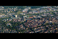 Vue aérienne de Zone riveraine de la rivière Kinzig à Offenburg dans le département Bade-Wurtemberg, Allemagne