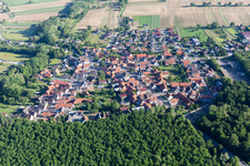 Vue aérienne de Schaffhouse-près-Seltz dans le département Bas Rhin, France