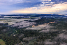 Vue aérienne de Rue Mühlheimer à Neuhausen ob Eck dans le département Bade-Wurtemberg, Allemagne