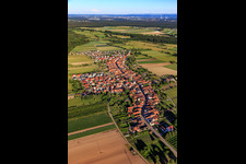 Photographie aérienne de Vue du village depuis le nord-ouest à Erlenbach bei Kandel dans le département Rhénanie-Palatinat, Allemagne