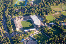Vue aérienne de KSC Wildparkstadion, chantier de construction à le quartier Innenstadt-Ost in Karlsruhe dans le département Bade-Wurtemberg, Allemagne