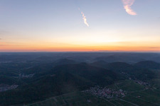 Eschbach dans le département Rhénanie-Palatinat, Allemagne depuis l'avion