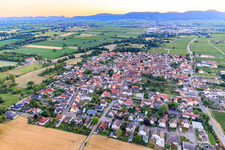 Vue aérienne de De l'est à Venningen dans le département Rhénanie-Palatinat, Allemagne