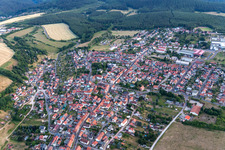 Vue aérienne de Geschwenda dans le département Thuringe, Allemagne