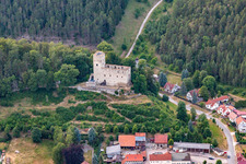 Vue aérienne de Ruines du château Liebenstein à le quartier Liebenstein in Geratal dans le département Thuringe, Allemagne