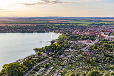 Vue aérienne de Zone riveraine Seebad Prenzlau sur le lac Unteruckersee à Prenzlau dans le département Brandebourg, Allemagne