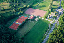 Vue aérienne de Installations sportives à le quartier Litzelstetten in Konstanz dans le département Bade-Wurtemberg, Allemagne