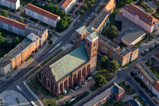Vue aérienne de Église Sainte-Marie sur la Marienkirchstraße à Prenzlau dans le département Brandebourg, Allemagne