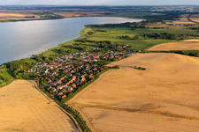 Vue aérienne de Quartier Röpersdorf in Nordwestuckermark dans le département Brandebourg, Allemagne