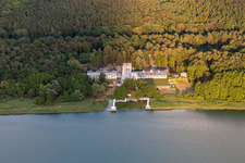 Vue aérienne de Hôtel Panorama See Resort & Spa Oberuckersee à Oberuckersee dans le département Brandebourg, Allemagne