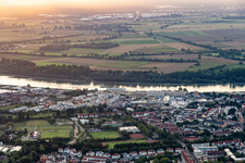 Vue aérienne de Bord du Rhin à Speyer dans le département Rhénanie-Palatinat, Allemagne