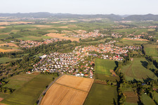 Quartier Billigheim in Billigheim-Ingenheim dans le département Rhénanie-Palatinat, Allemagne vu d'un drone