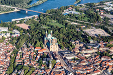 Vue aérienne de Cathédrale romane à Speyer au bord du Rhin à Speyer dans le département Rhénanie-Palatinat, Allemagne