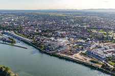 Projet résidentiel sur la rive du Rhin de Spire : Alte Ziegelei / Franz-Kirmeier-Straße à Speyer dans le département Rhénanie-Palatinat, Allemagne vu d'un drone