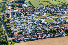Vue aérienne de Nouvelle zone de développement Staufer/Habsburgerstr à le quartier Heiligenstein in Römerberg dans le département Rhénanie-Palatinat, Allemagne