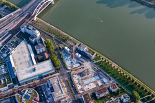 Vue aérienne de Pont Konradadenauer pour les trains et la B37 sur le Rhin à le quartier Süd in Ludwigshafen am Rhein dans le département Rhénanie-Palatinat, Allemagne