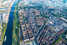Vue aérienne de Quartier de Neckarstadt-Ouest entre le Vieux-Rhin et le Neckar à le quartier Neckarstadt-Ost in Mannheim dans le département Bade-Wurtemberg, Allemagne