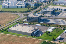 Zone industrielle Nord à Rülzheim dans le département Rhénanie-Palatinat, Allemagne du point de vue du drone