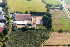 Vue aérienne de Boutique de la ferme de Kerth à le quartier Minderslachen in Kandel dans le département Rhénanie-Palatinat, Allemagne