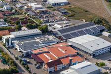 Zone commerciale et implantation d'entreprise à Im Gereut avec WWS Metall Formen GmbH et HGGS LaserCUT GmbH & Co. KG à Hatzenbühl dans le département Rhénanie-Palatinat, Allemagne d'en haut
