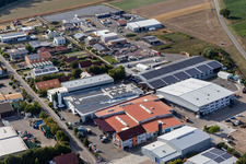 Zone commerciale et implantation d'entreprise à Im Gereut avec WWS Metall Formen GmbH et HGGS LaserCUT GmbH & Co. KG à Hatzenbühl dans le département Rhénanie-Palatinat, Allemagne hors des airs