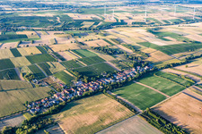Vue oblique de Vollmersweiler dans le département Rhénanie-Palatinat, Allemagne