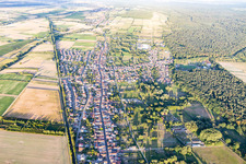 Quartier Schaidt in Wörth am Rhein dans le département Rhénanie-Palatinat, Allemagne du point de vue du drone