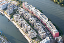 Vue oblique de Quartier résidentiel du complexe de maisons multifamiliales sur l'ABG Hafeninsel au bord du Main à le quartier Kaiserlei in Offenbach am Main dans le département Hesse, Allemagne