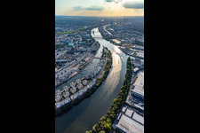 Enregistrement par drone de Île du port à le quartier Hafen in Offenbach am Main dans le département Hesse, Allemagne