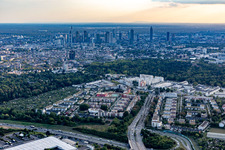 Vue aérienne de Périphéries et zones résidentielles périphériques du quartier de Bornheim à le quartier Preungesheim in Frankfurt am Main dans le département Hesse, Allemagne