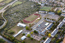 Vue aérienne de Terrain de sport et terrain de football de la police fédérale dans le quartier de Frankfurter Berg à le quartier Preungesheim in Frankfurt am Main dans le département Hesse, Allemagne