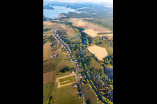Vue aérienne de Parcours du canal et berges du canal de liaison Canal des Houlières de la Sarre à Diane-Capelle dans le département Moselle, France