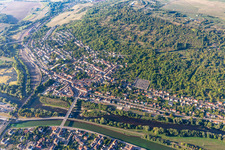 Vue aérienne de Pont-Saint-Vincent dans le département Meurthe et Moselle, France
