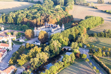 Château de Haroué à Haroué dans le département Meurthe et Moselle, France vue d'en haut