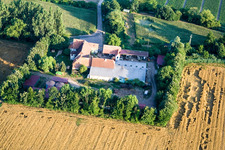 À Erlenbach, Leistenmühle à Kandel dans le département Rhénanie-Palatinat, Allemagne vu d'un drone